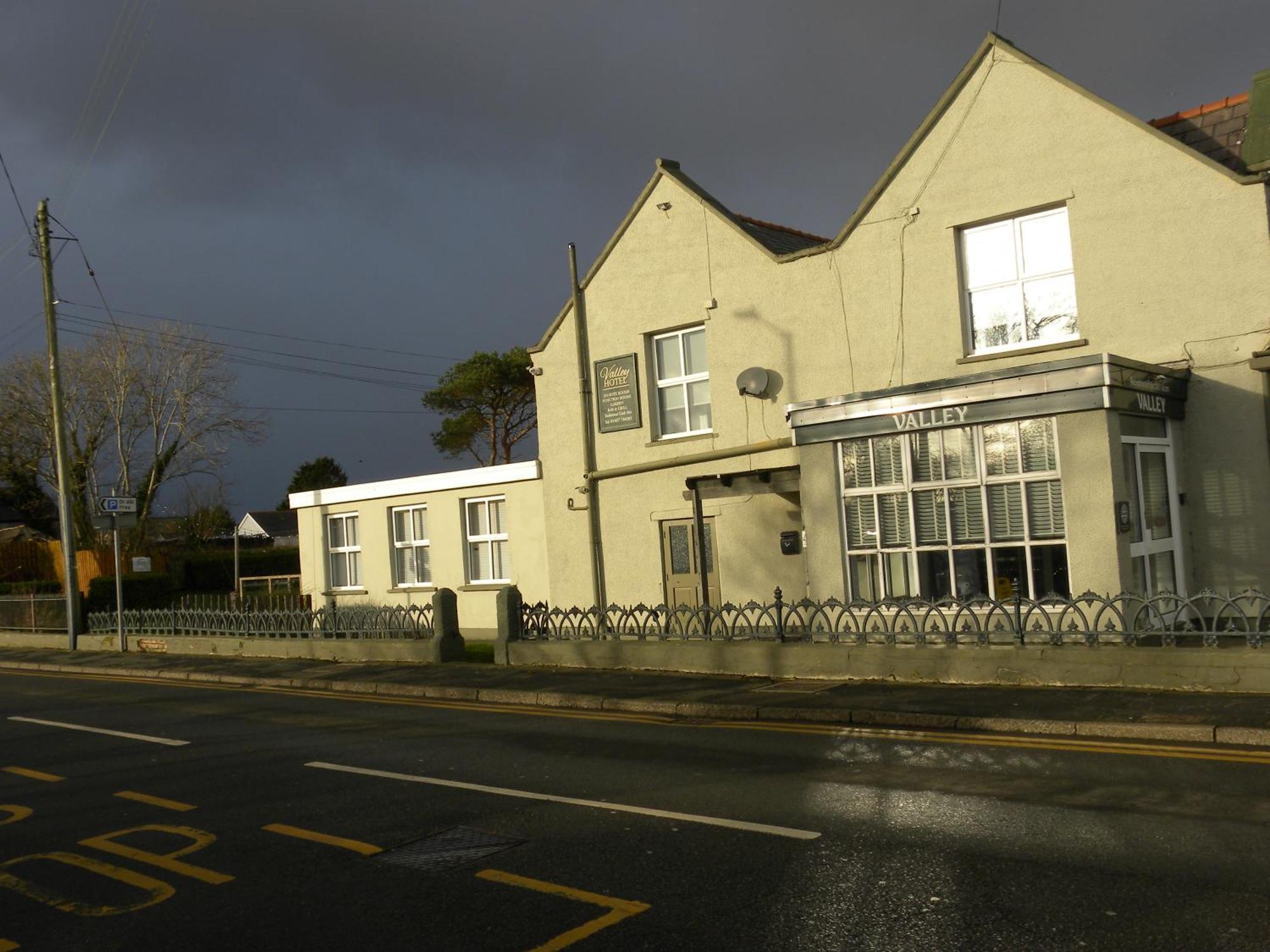 The Valley Hotel, Anglesey Exteriör bild